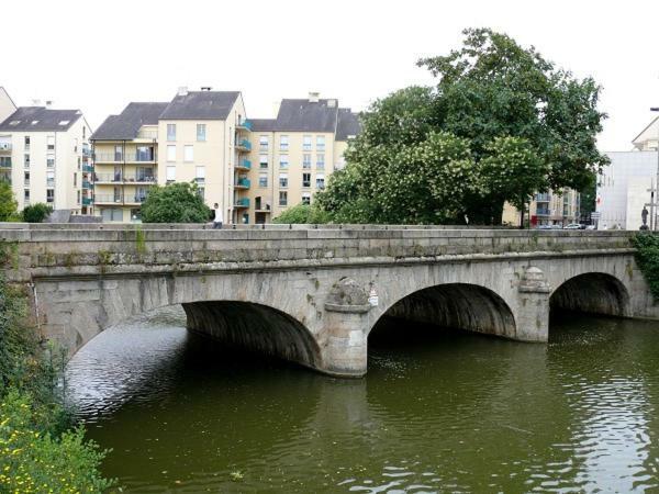 알랑송 Le Pont Neuf 61 아파트 외부 사진